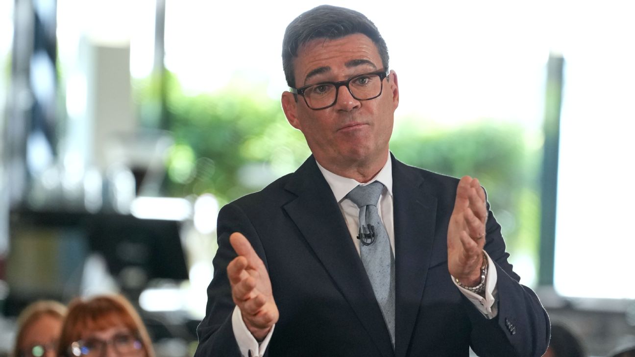 英国首相伯纳姆要求因凡蒂诺辞职,反对出售世界杯权益